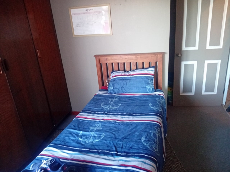 6 Bedroom Property for Sale in Heiderand Western Cape